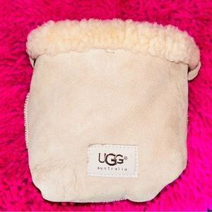 UGG BUCKET BAG 7.5 x 9..
